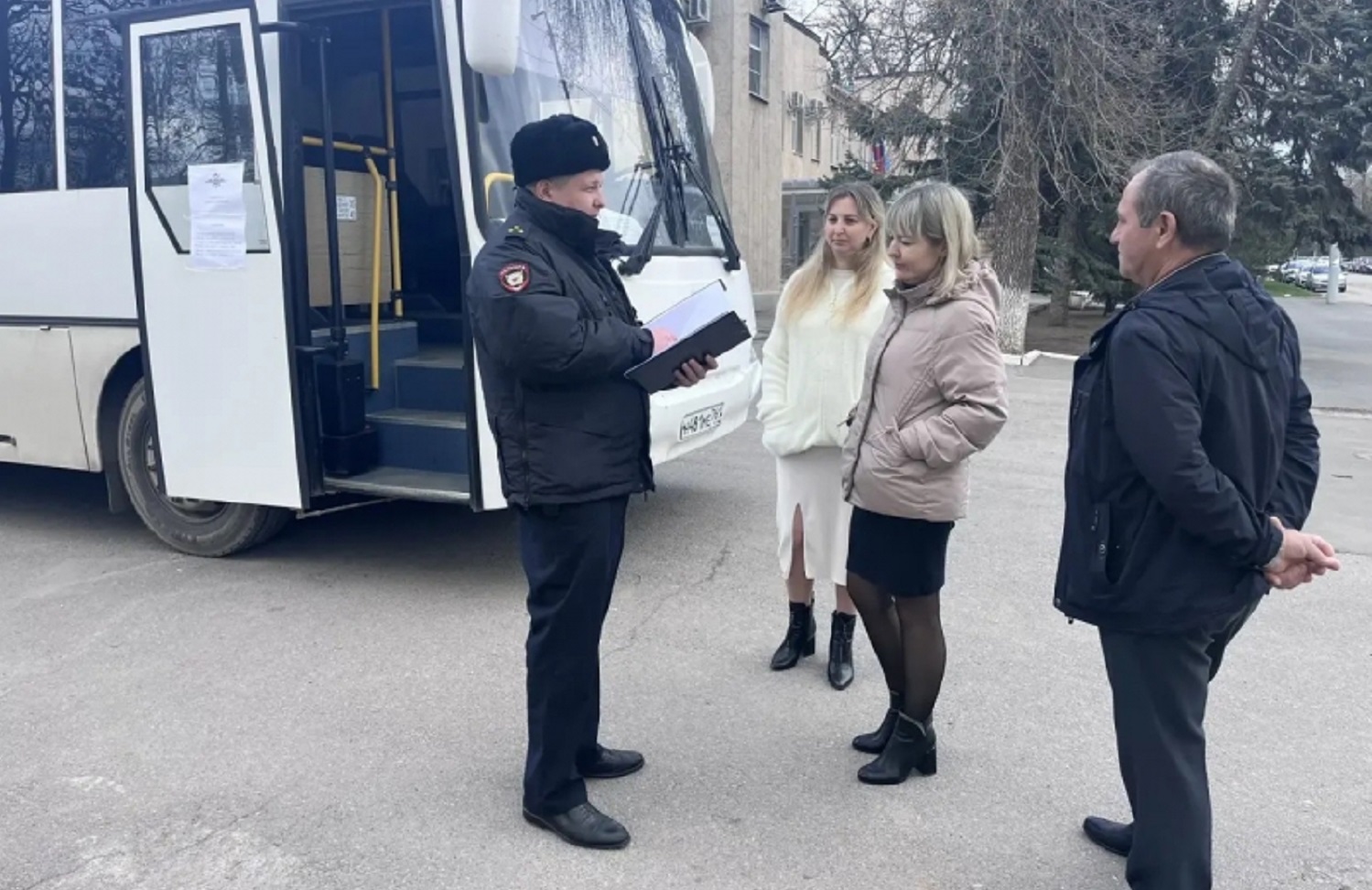 В Таганроге развернута мобильная приемная полиции для помощи пострадавшим в зоне ЧС