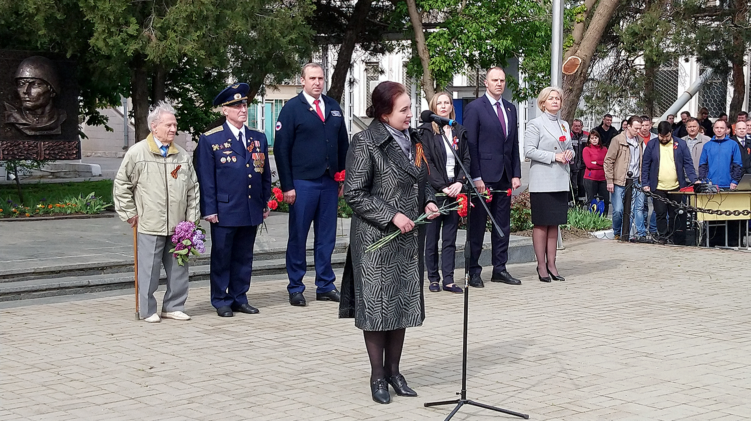 Авиастроители Таганрога провели митинг, посвященный Дню Победы