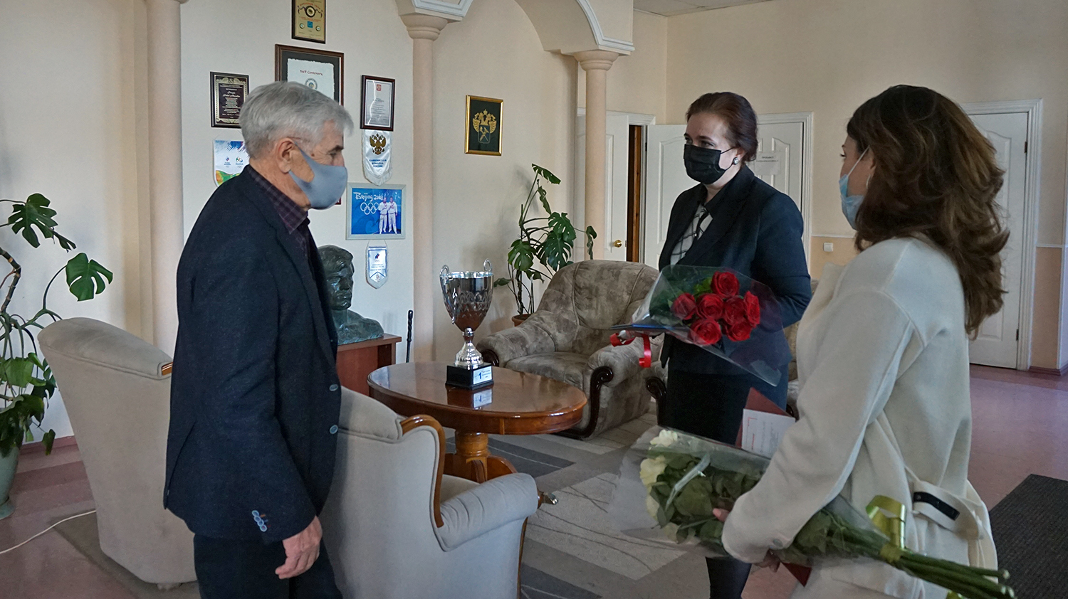 Давыд Ригерт принимает поздравления с 75-летием