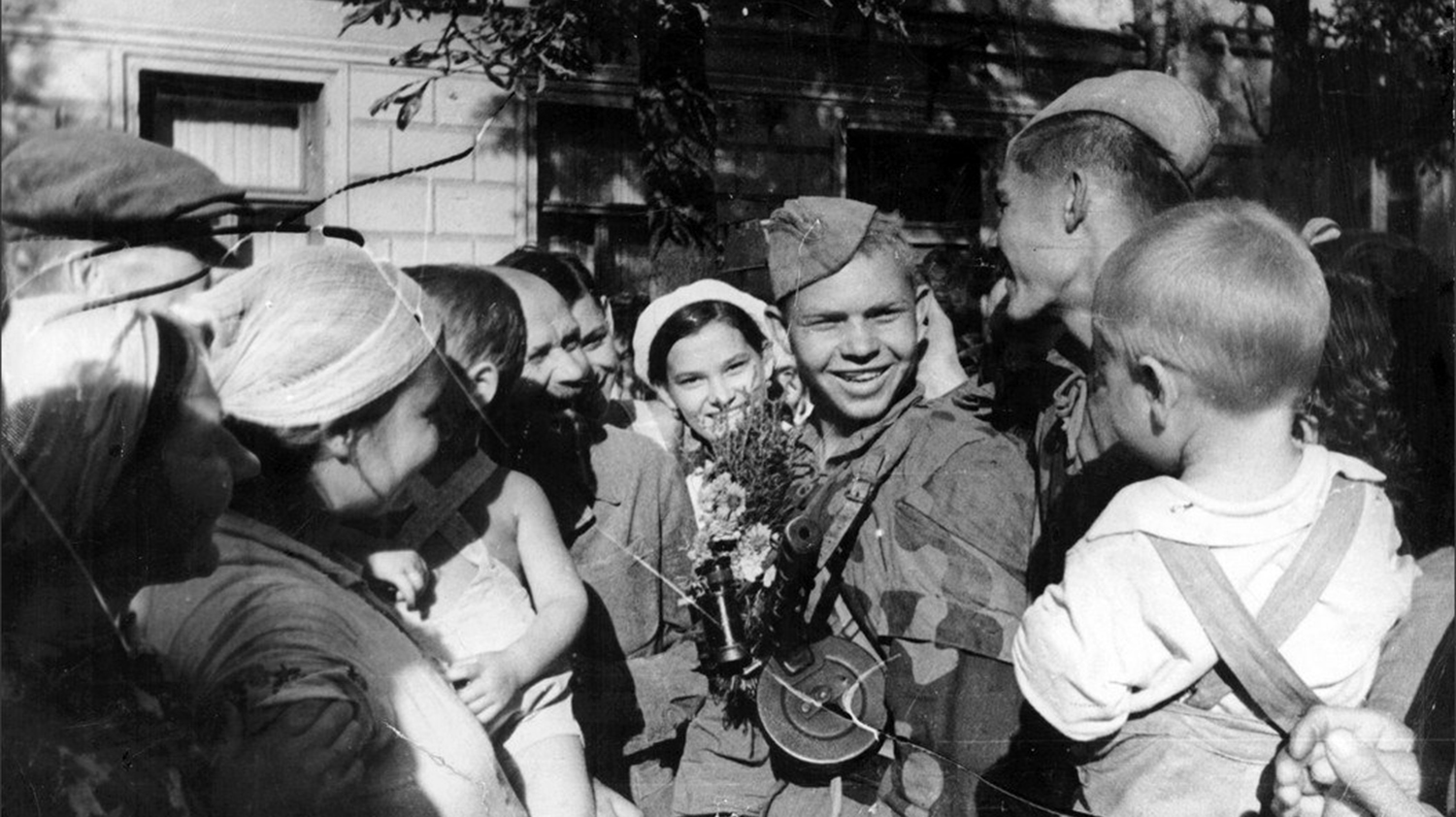 30 августа 1943 года освобождён Таганрог