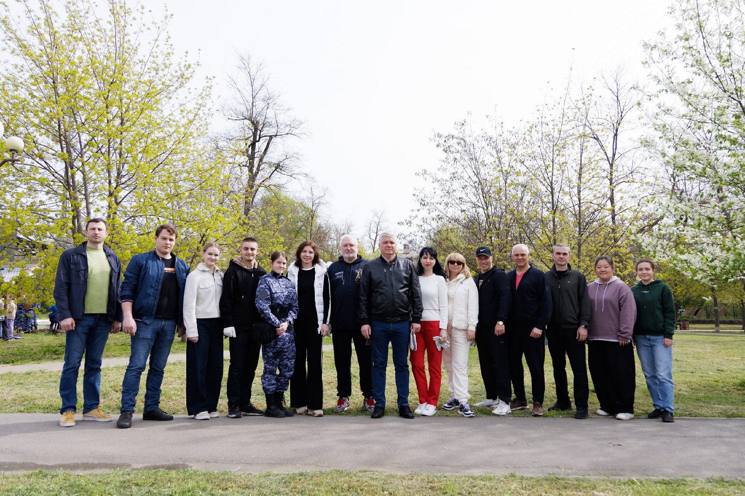 Депутаты присоединились к областному субботнику