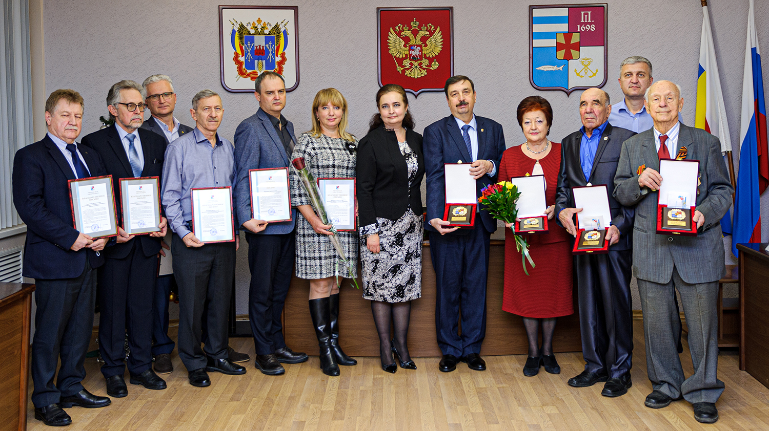 В Таганроге вручены высшие муниципальные награды по итогам 2021 года